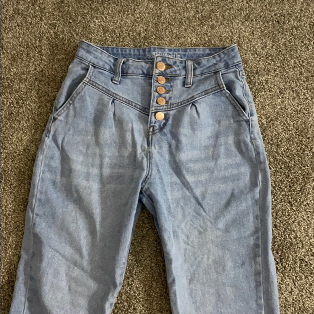 Light Wash Denim Jeans- Highwaisted
